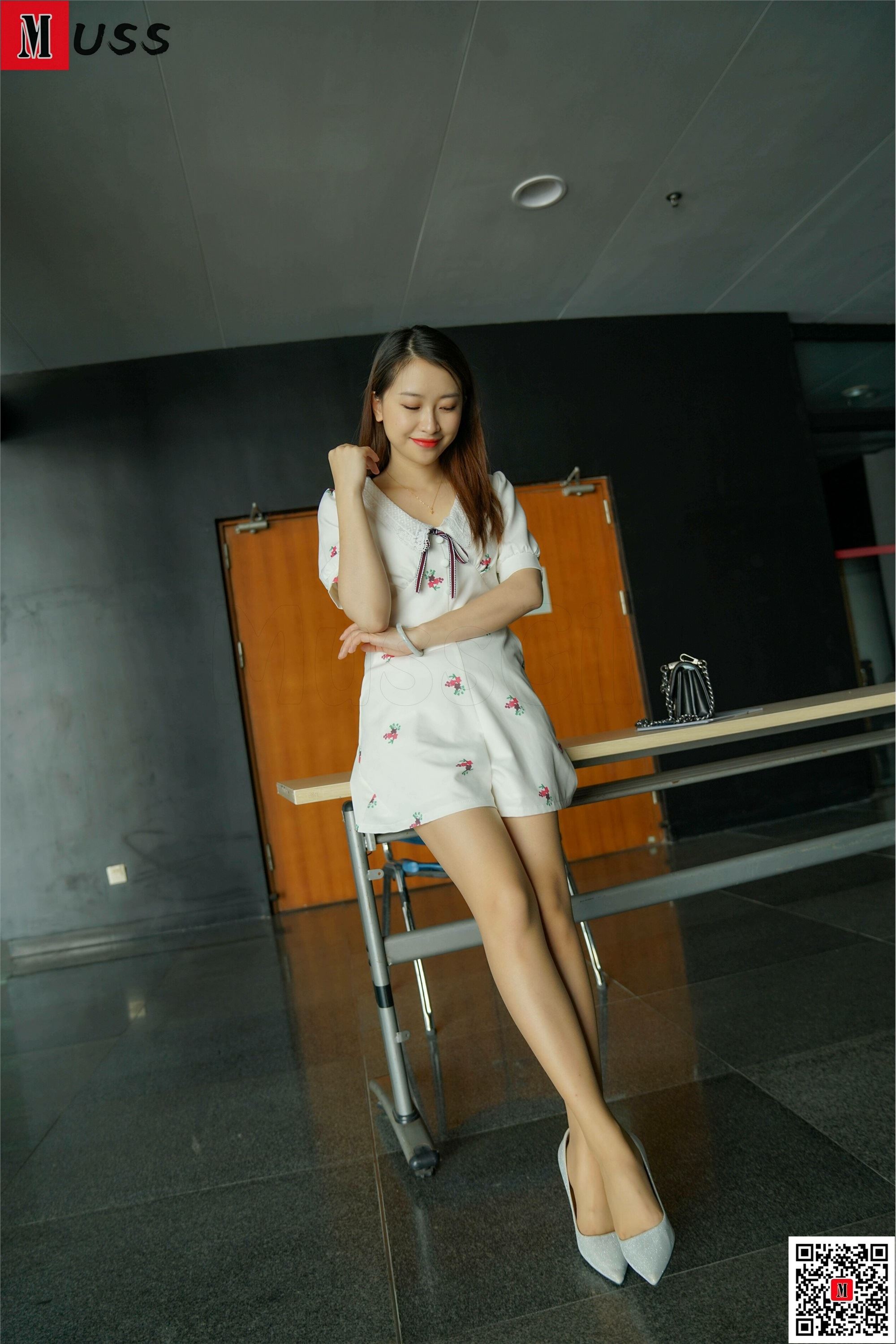 MussGirl慕丝女郎  NO.188 碎花连衣裙肉丝